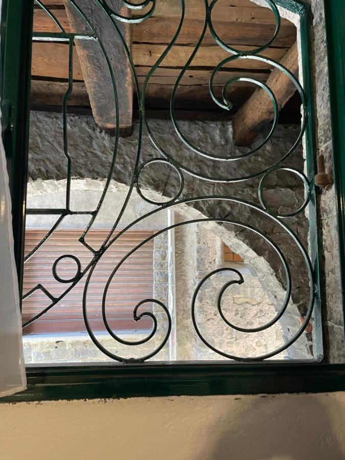 La Casa Nei Vicoli: In Centro A Due Passi Dal Lago 만델로델라리오 외부 사진